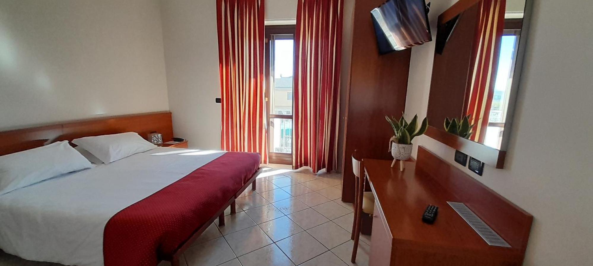 Hotel Ceretto Busca Exteriér fotografie