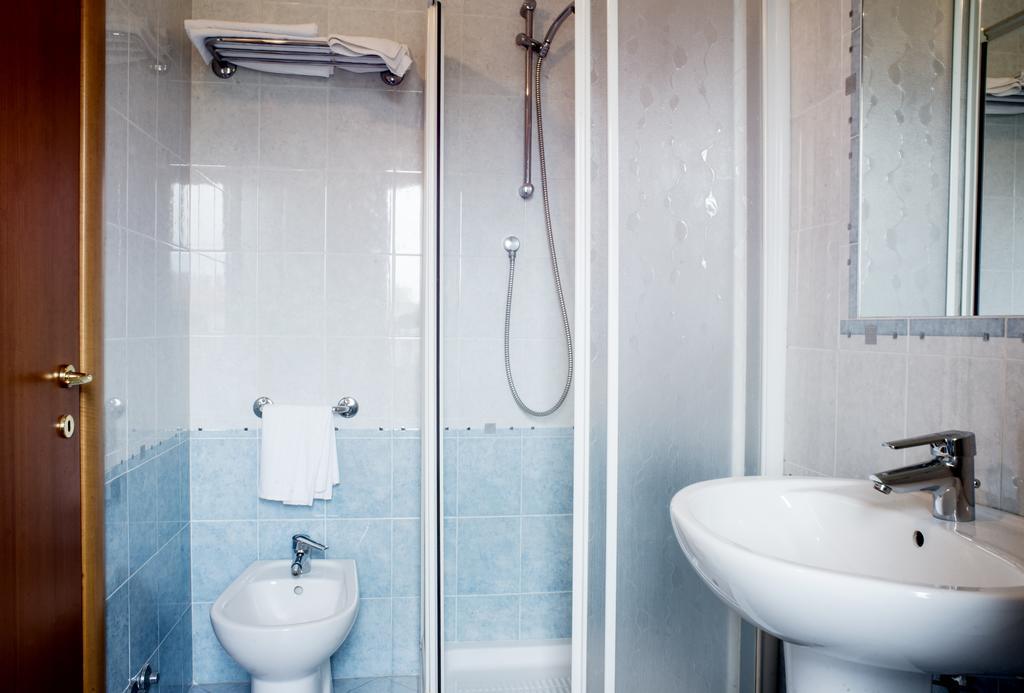 Hotel Ceretto Busca Exteriér fotografie